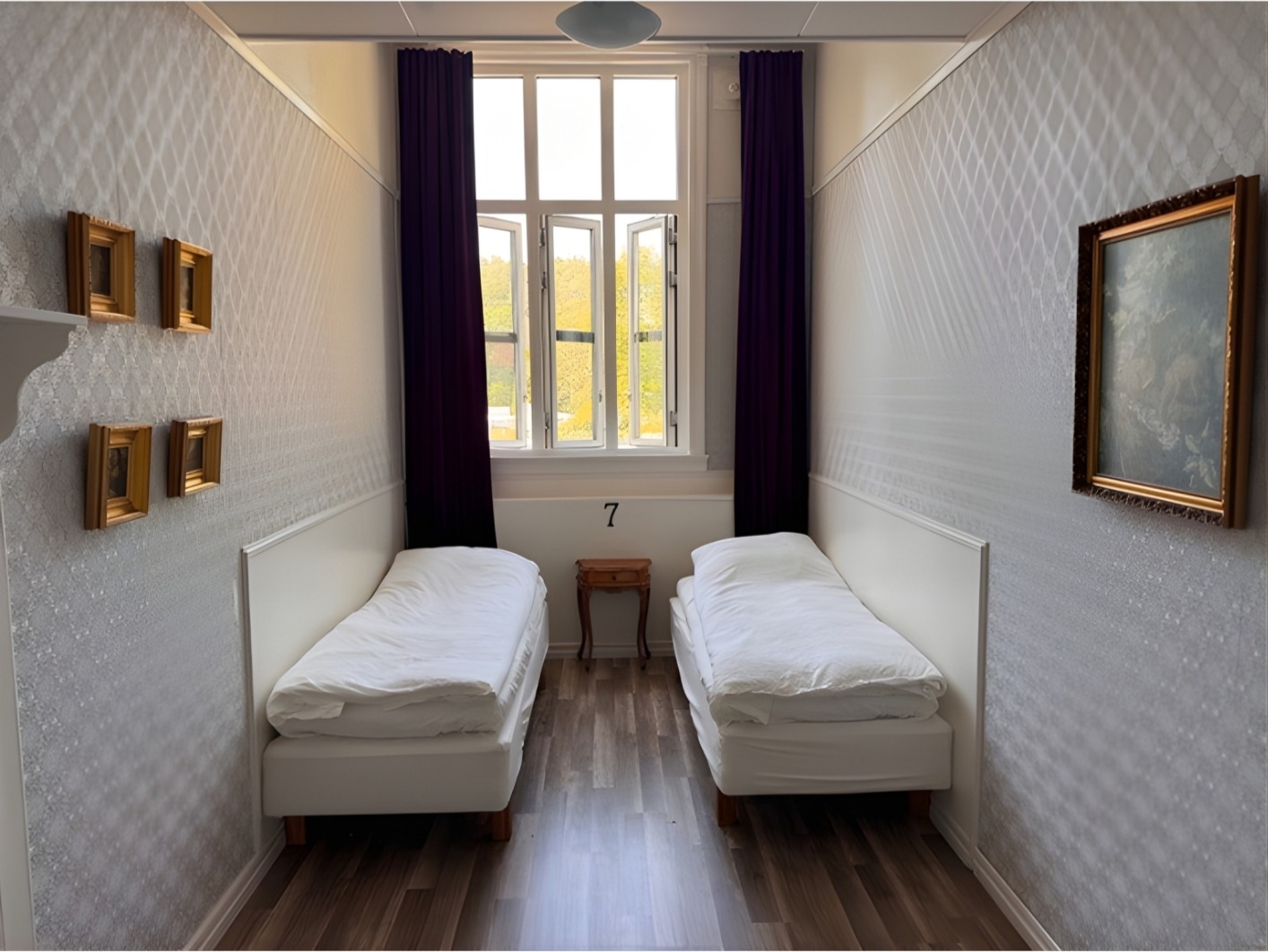 Bekvämt dubbelrum med två sängar och utsikt över Bohus fästning - från 950 SEK